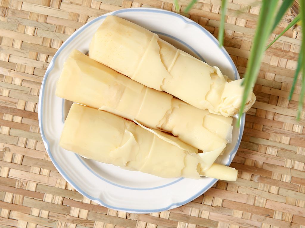 Mẹ sau sinh ăn mì tôm có mất sữa không? 6 măng gây mất sữa