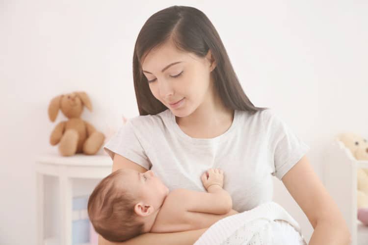 4 cách hiệu quả giúp mẹ nhanh hết sản dịch sau sinh 1 20190801 093217 271764 shutterstock 594756.max 1800x1800 1