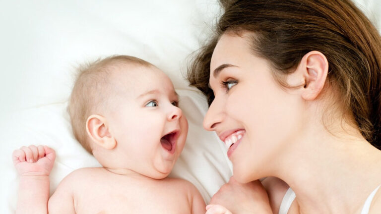 Hãy nắm lòng những bí kíp chăm trẻ sơ sinh cho người lần đầu làm mẹ