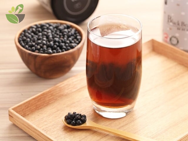 4 cách hiệu quả giúp mẹ nhanh hết sản dịch sau sinh 3 uong nuoc dau den co tot khong