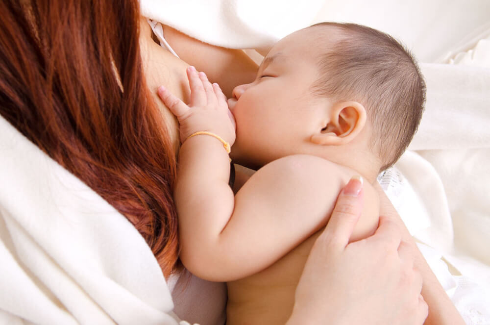 Một số cách kích sữa sau sinh mổ 1 Dau hieu cho thay tre bu sua me duoc nuoi duong tot 1